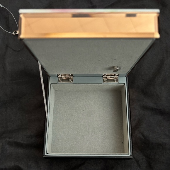 The Bradford Exchange Mirrored Music Box - Picture 4 of 6